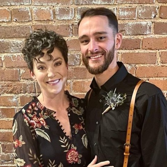 Meet your Posher, Caroline - Picture 1 of 1